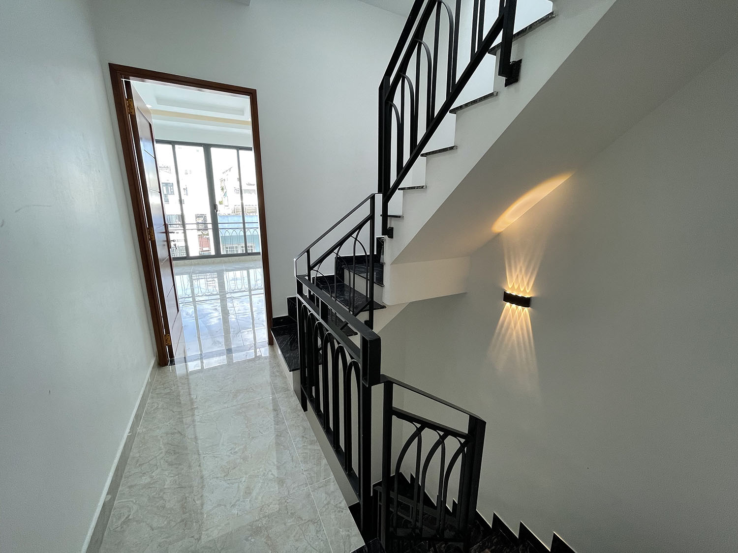 Bán nhà Đường Nguyễn Trọng Tuyển, Quận Phú Nhuận Tuyệt phẩm 4 lầu t.kế Cổ Điển PARIS PHÁP, hẻm ôtô